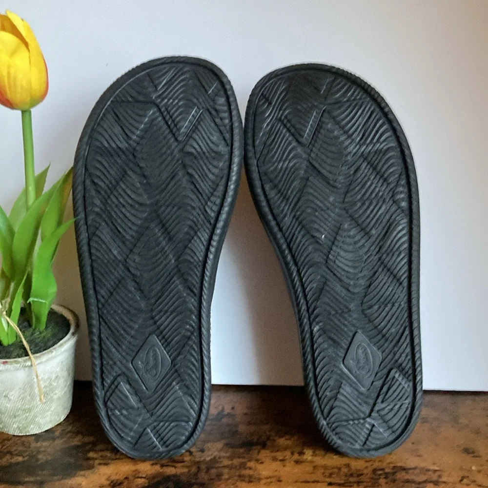 CHACO Chillos Black Strappy Sandals Slides Kids Size 5